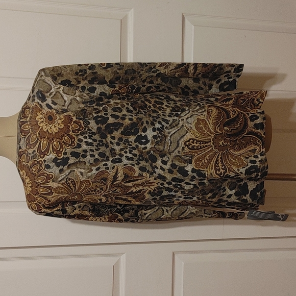 J Ⓜ️ JM Collection Top - Picture 8 of 13